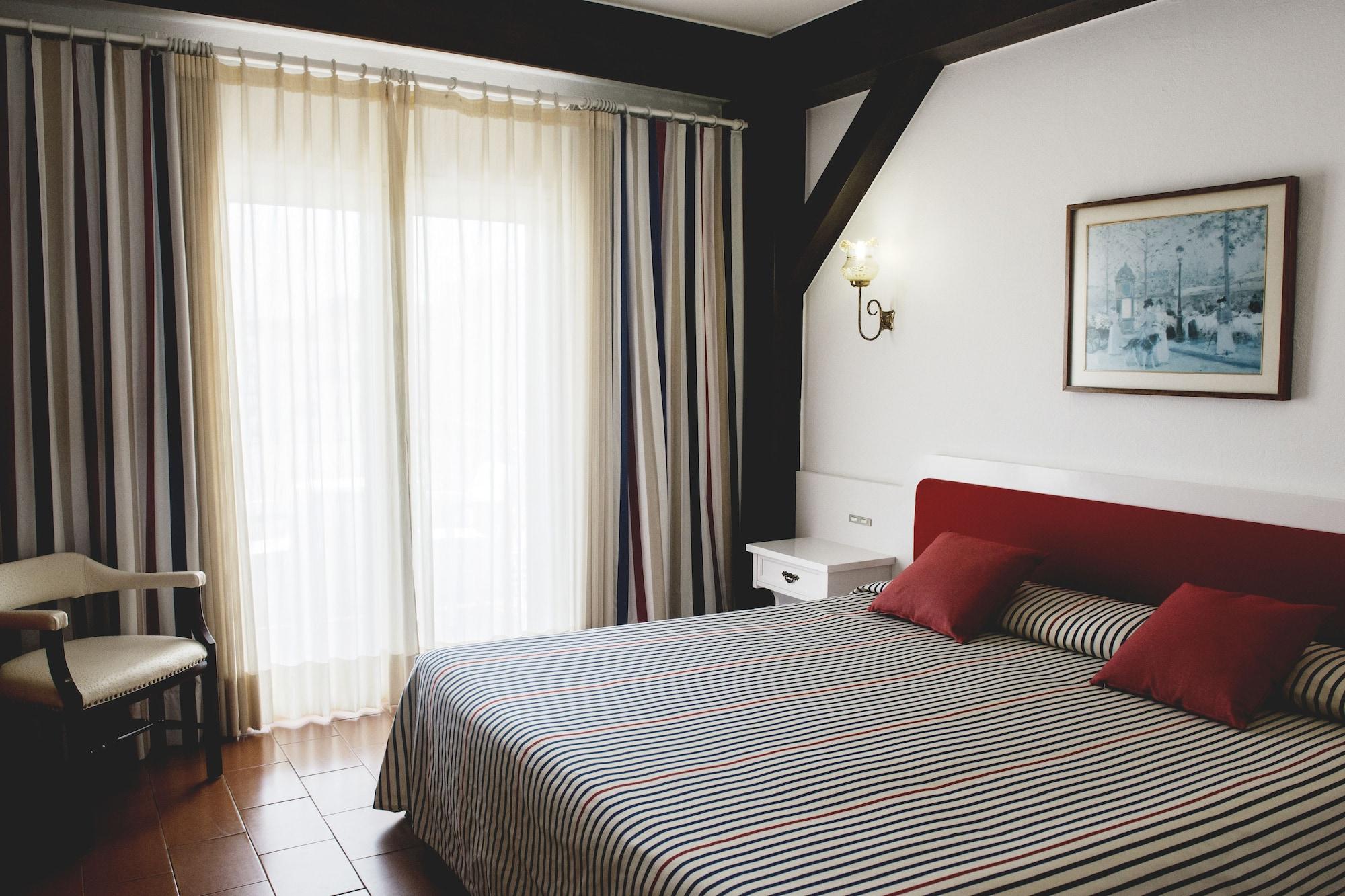 Hotel Santa Anna L'Estartit Eksteriør bilde
