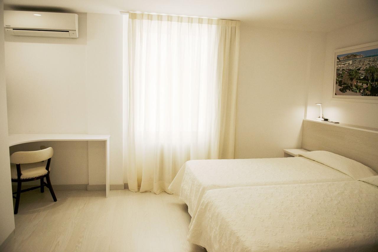 Hotel Santa Anna L'Estartit Eksteriør bilde